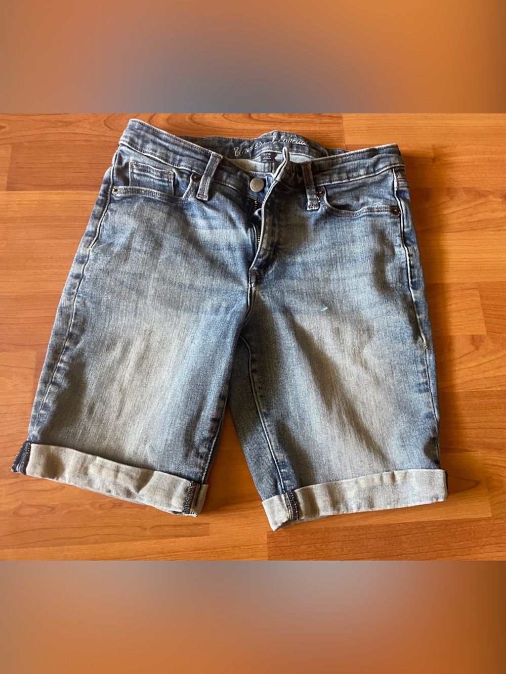 Universal Thread Classic Light Blue Denim womens Shorts size 4
